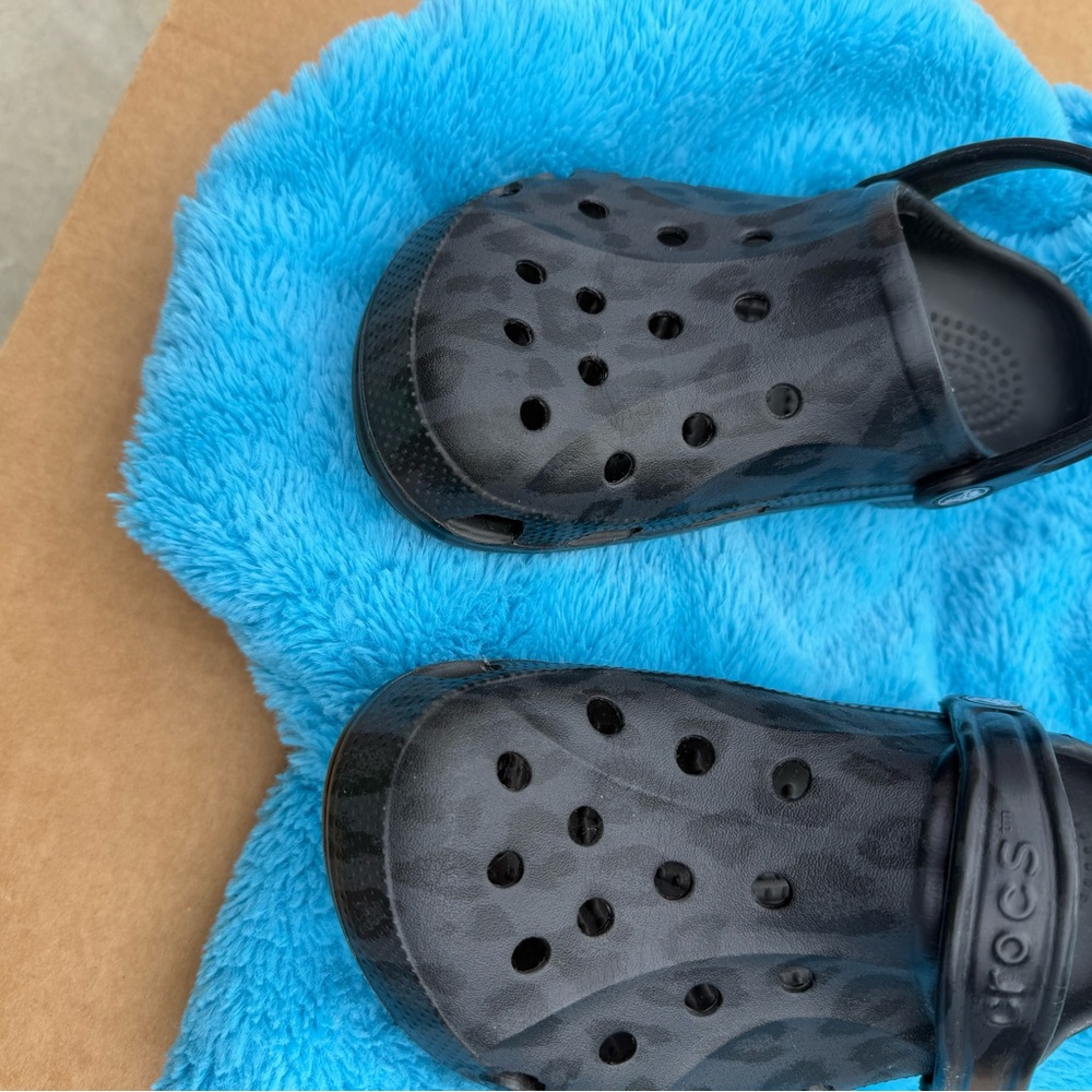 Crocs 7-8 leopard print